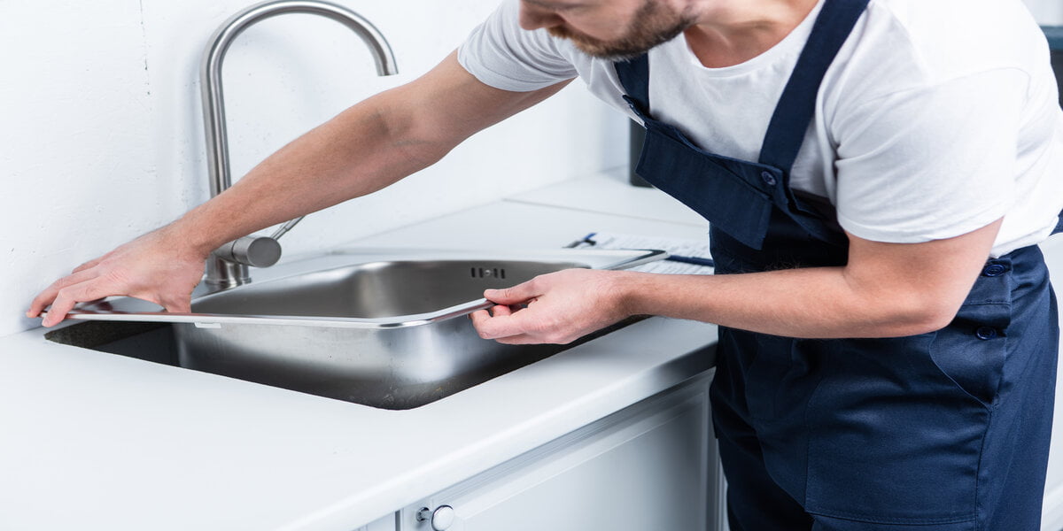 Comment réparer un lavabo fissuré ?